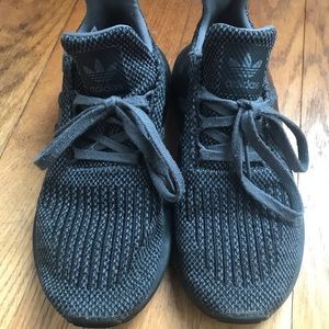 Adidas sneakers youth sz2